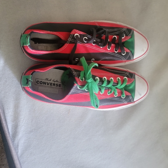 Converse - Picture 3 of 3